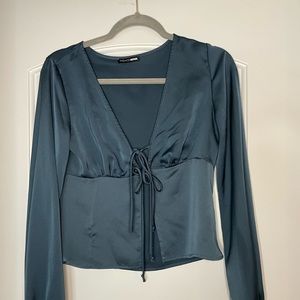Blue blouse from Fashion Nova. Size small. Great condition.
